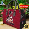 Atlanta Falcons Disney Women Leather Bag t shirt