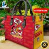 Kansas City Chiefs Disney Women Leather Bag t shirt