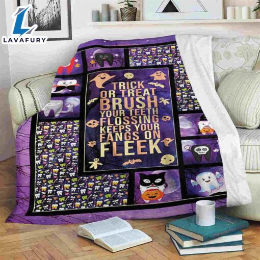 Keep Your Fangs On Fleek Dentist Halloween Sofa Fleece Throw Blanket  Halloween Gifts Gift Xmas