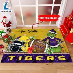 NCAA LSU Tigers Grinch And Max Christmas Welcome Football Doormat – Custom Name Gift Xmas