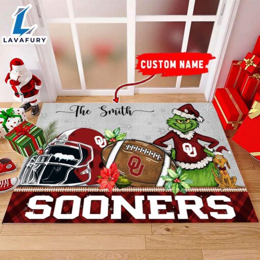 NCAA Oklahoma Sooners Grinch And Max Christmas Welcome Football Doormat – Custom Name Gift Xmas