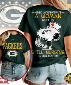 Green Bay Packers NFL Snoopy Never Underestimate A Nurse Unisex T Shirt