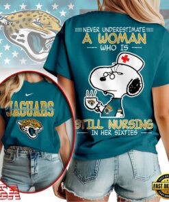 Jacksonville Jaguars NFL Snoopy Never Underestimate A Nurse Unisex T Shirt